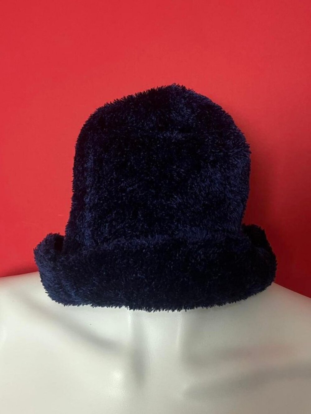 Fuzzy midnight navy blue beanie 💙💙